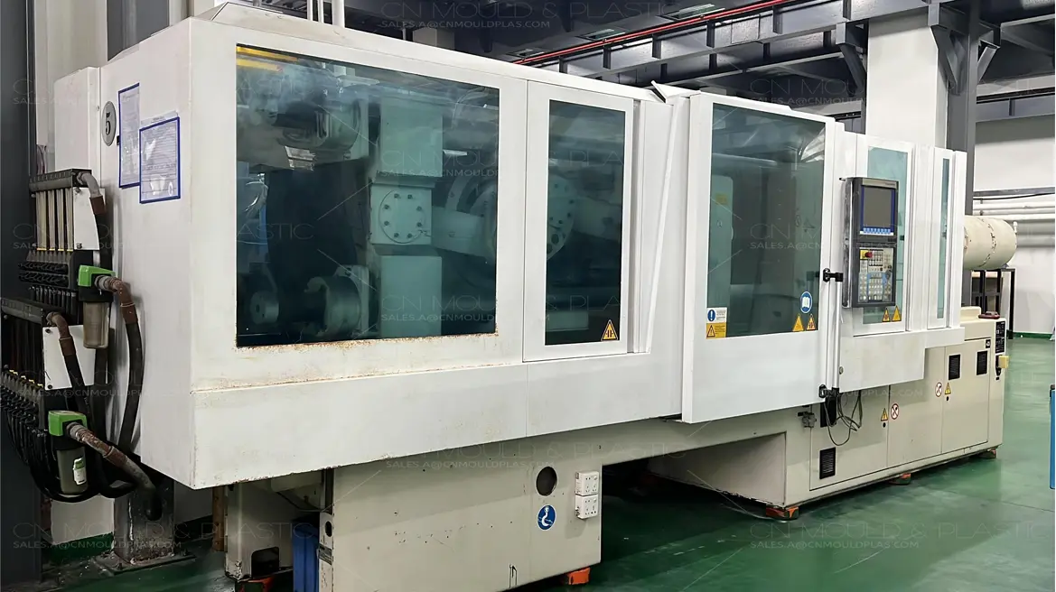 Hvordan kan vinklede pins indsætte formning arbejde?