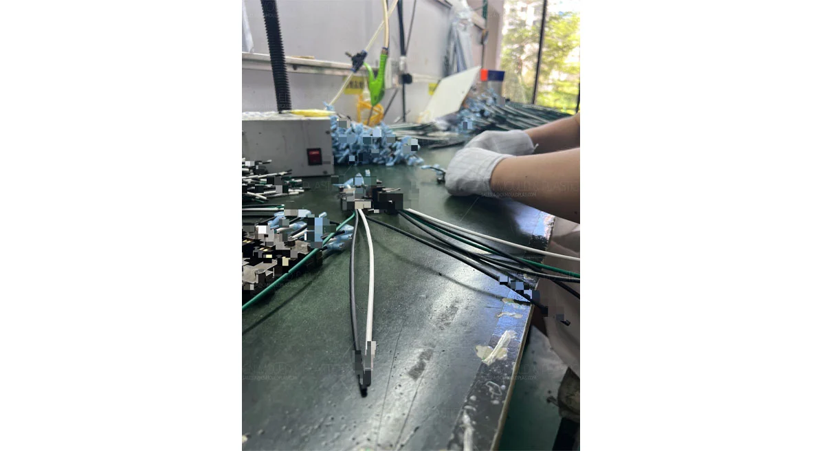 Hvordan virker gummiindsæt formning?